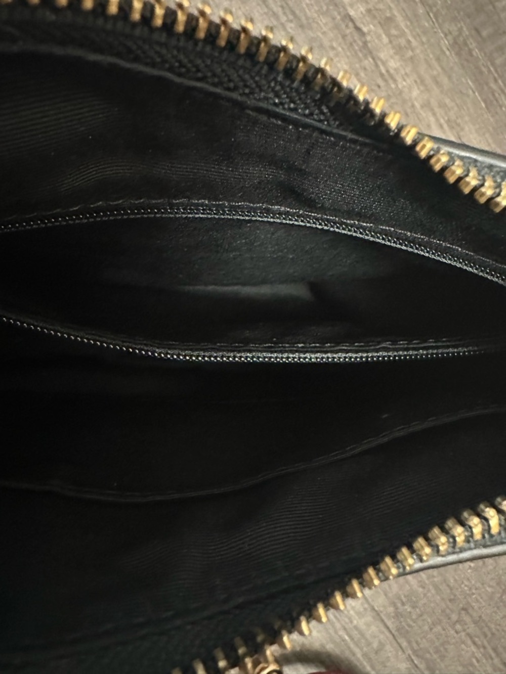 Red Croc-Embossed Chain Handle Shoulder Bag - Picture 4 of 8